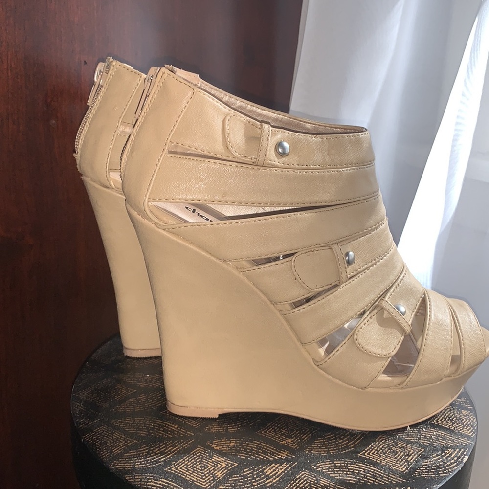 Wedge platform sandals!